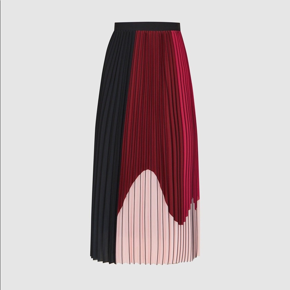 Nearly new Reiss pleated skirt. US2/UK6